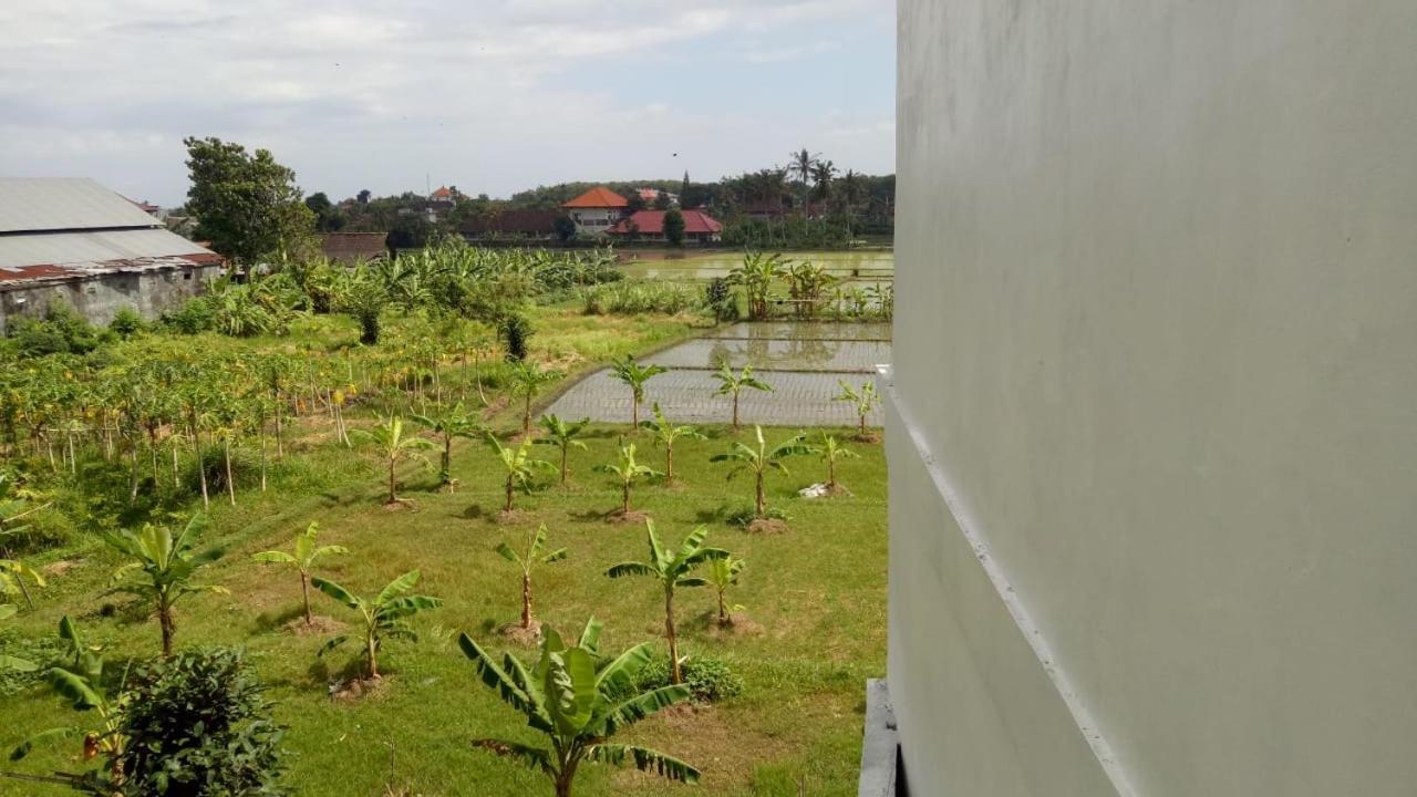 Hotel Lilis Ikvala Radha Canggu Exterior foto
